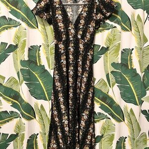 Forever 21 Black and White V-Neck Maxi Dress